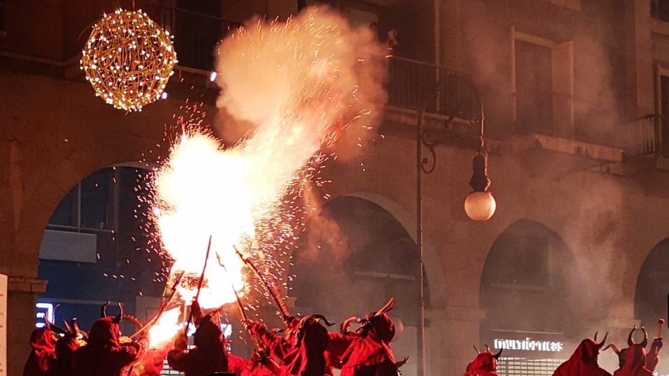 Correfocs danza 2